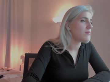 webcam girl whitewidooowww image #804421