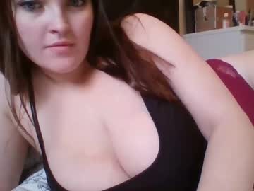 webcam girl nikkiray1223 image #3125425