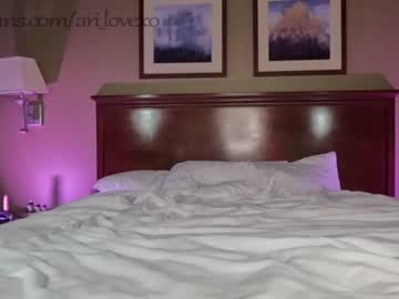 webcam couple ari_lovexo image #4493588