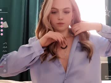 webcam girl small_blondee image #5319605