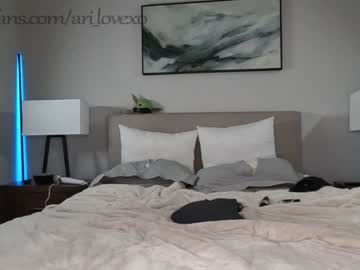 webcam couple ari_lovexo image #4913152