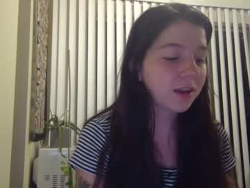 webcam girl babyrae1010 image #2418029