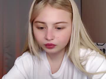 webcam girl shy_blondiee image #3677329