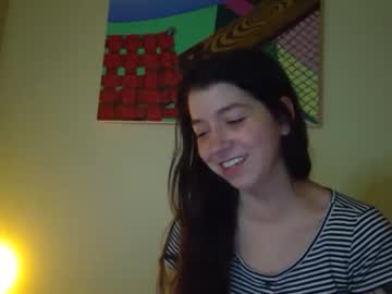 webcam girl babyrae1010 image #2417875