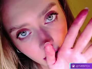 webcam girl _yvie_ image #3302843