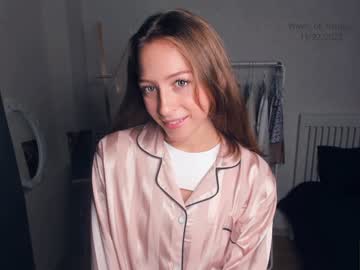 webcam girl wave_of_happy_ image #5789476