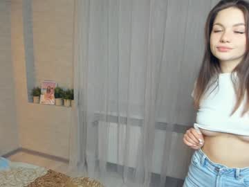 webcam girl smiles_energy image #5920678