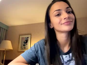 webcam girl toocutetohandle image #2596134