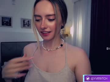 webcam girl _yvie_ image #4810845