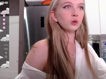 webcam girl small_blondee image #2522303