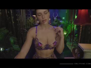 webcam girl lucieoude_ image #2596347