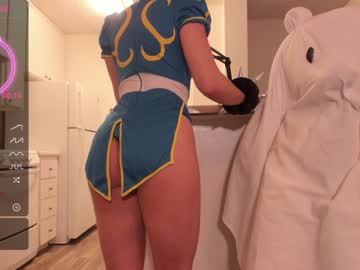 webcam girl 007movie image #5589781