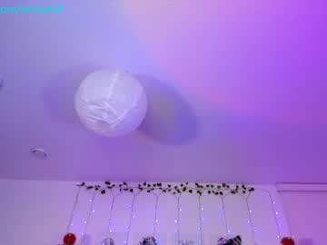 webcam girl littlee33 image #1538645