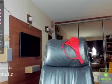 webcam girl bestblondiiecb image #3589450