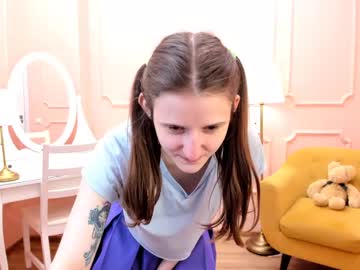 webcam girl blushing_ellie image #1794330