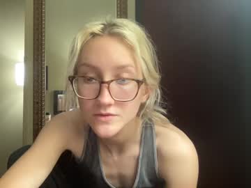 webcam girl tinyfairyprincess image #5853380
