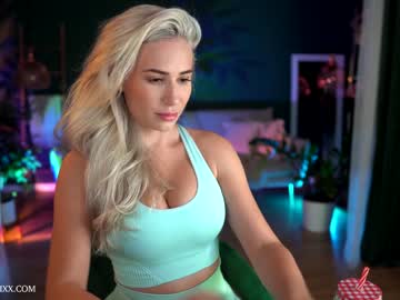 webcam girl provocatrixx image #2968014