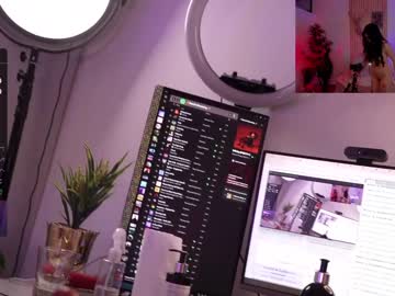webcam girl lau__1 image #6410342