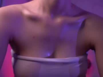 webcam girl little_animal image #5581302