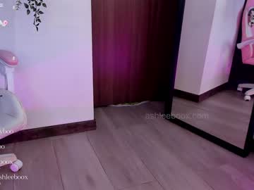 webcam girl ashleycat9 image #5925982