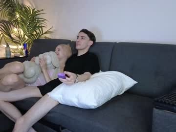webcam couple maybe_threesome_ image #4786414