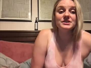 webcam girl blondetallblueeyes image #4809383