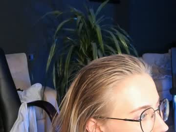 webcam girl linellali image #2866855