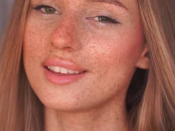 webcam girl artease image #4809879