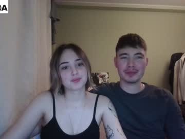 webcam couple bananass_friends image #6414459