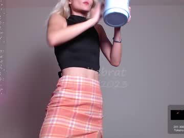 webcam girl petitebrat image #5693522