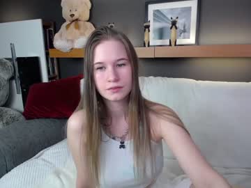 webcam girl yana_squrel_22 image #3367372