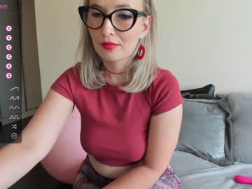 webcam girl emilymilf__ image #5140421