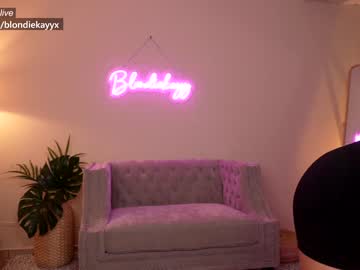 webcam girl blondiekayy image #1848528