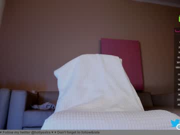 webcam girl hollyextra image #4759601