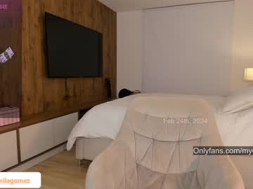 webcam girl imcamila__ image #6422650