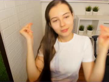 webcam girl carolineprise image #659188