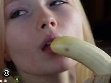 webcam girl bestblondiiecb image #5709959