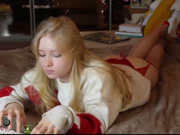 webcam girl bestblondiiecb image #6349356