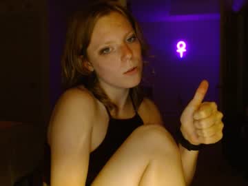 webcam girl crimsonxrapture image #1958352