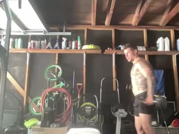 webcam man browneyedmuscleboy32 image #5120567