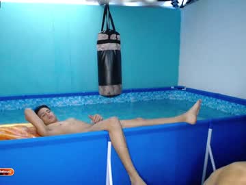 webcam man kings_of_the_house image #275362