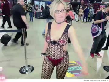 webcam girl champagnefun image #4212963