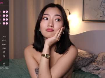 webcam girl refined_style image #5416375
