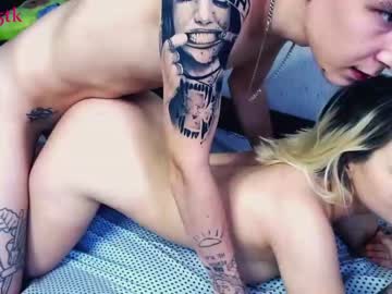 webcam couple valeries_room image #2413163