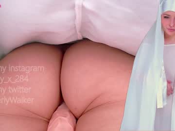 webcam girl queenafina image #1725282