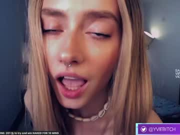 webcam girl _yvie_ image #5585305