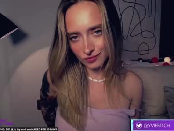 webcam girl _yvie_ image #6116574