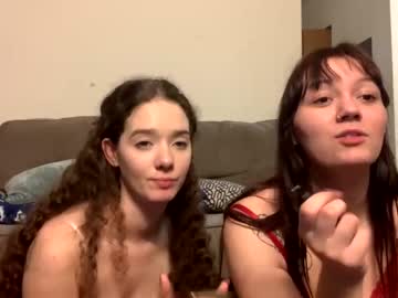 webcam couple kylieexoxoxo2432 image #6100660