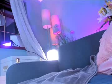 webcam girl littlee33 image #4778388