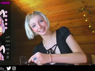 webcam girl lit1le_kitty_ image #2947841